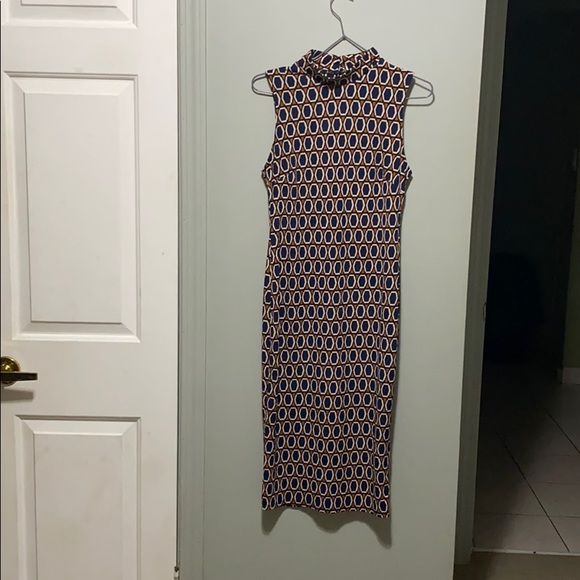 Dress - Picture 2 of 7